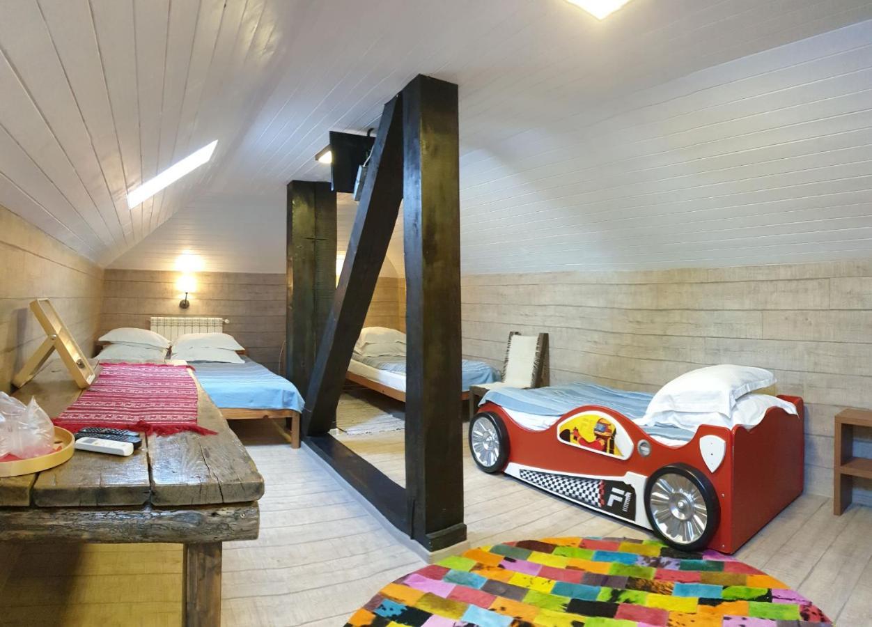Pensiunea Casa Dacilor Podeni ภายนอก รูปภาพ