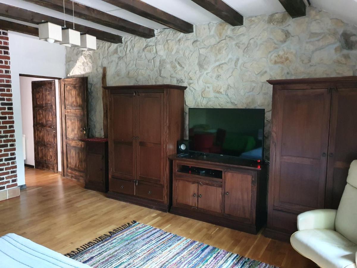 Pensiunea Casa Dacilor Podeni ภายนอก รูปภาพ