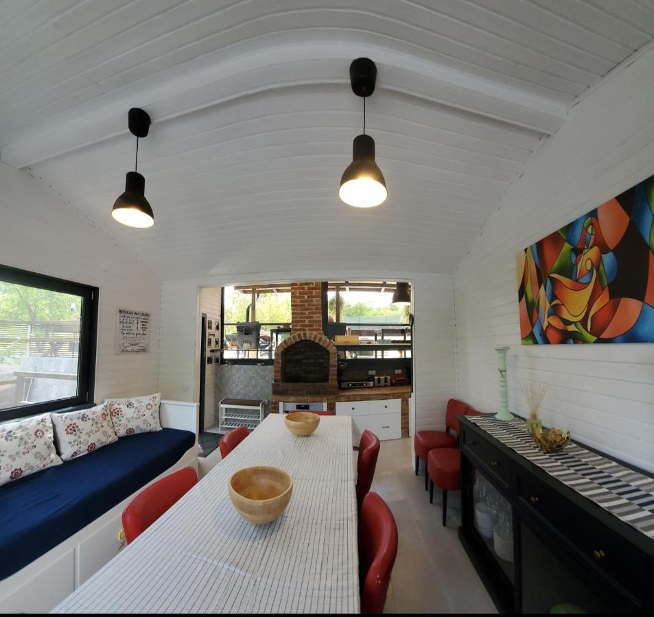 Pensiunea Casa Dacilor Podeni ภายนอก รูปภาพ