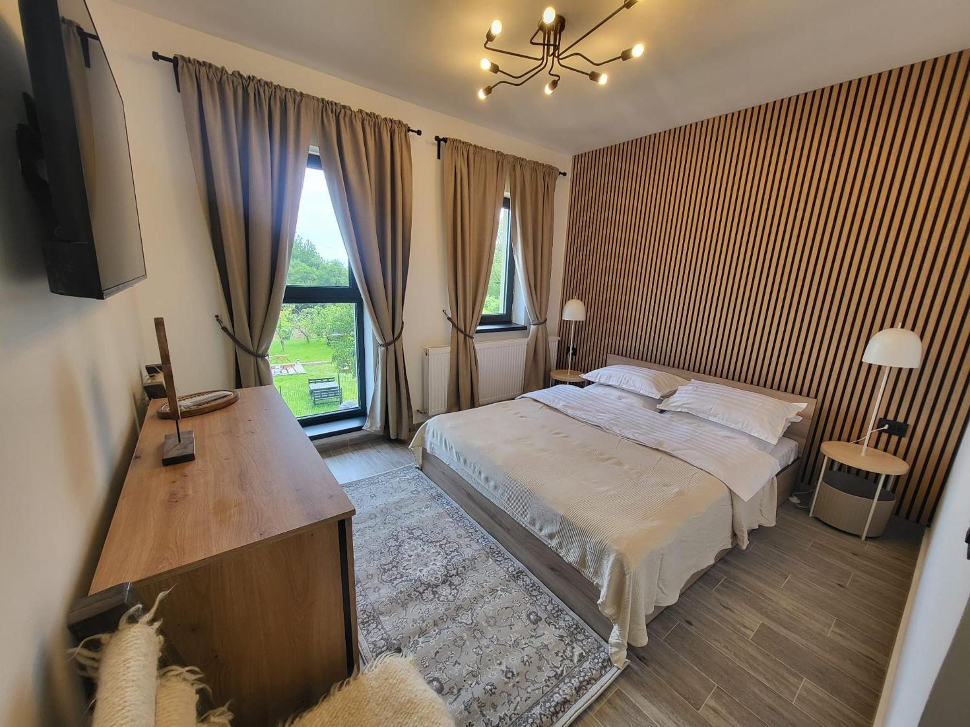Pensiunea Casa Dacilor Podeni ภายนอก รูปภาพ