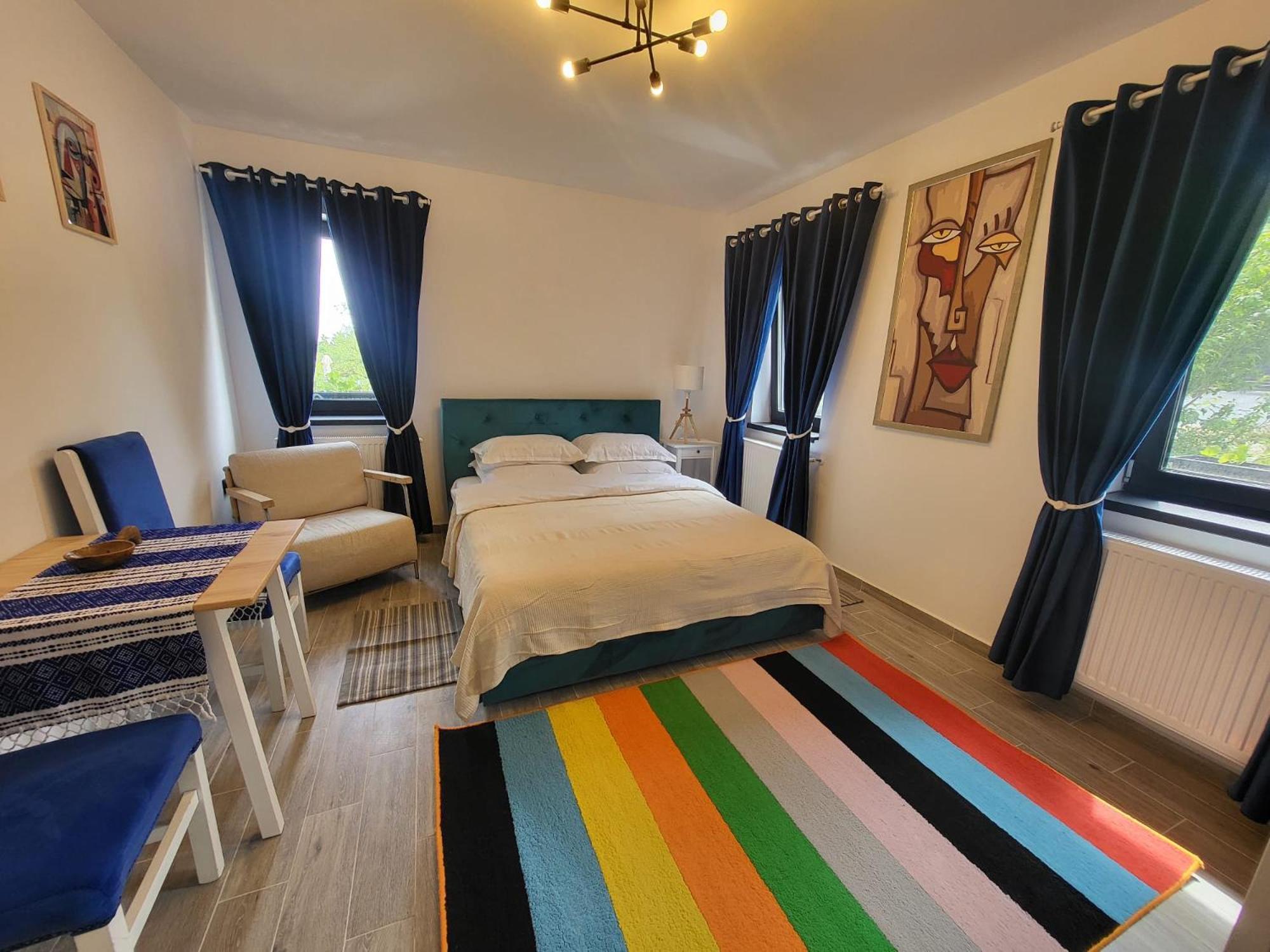 Pensiunea Casa Dacilor Podeni ภายนอก รูปภาพ